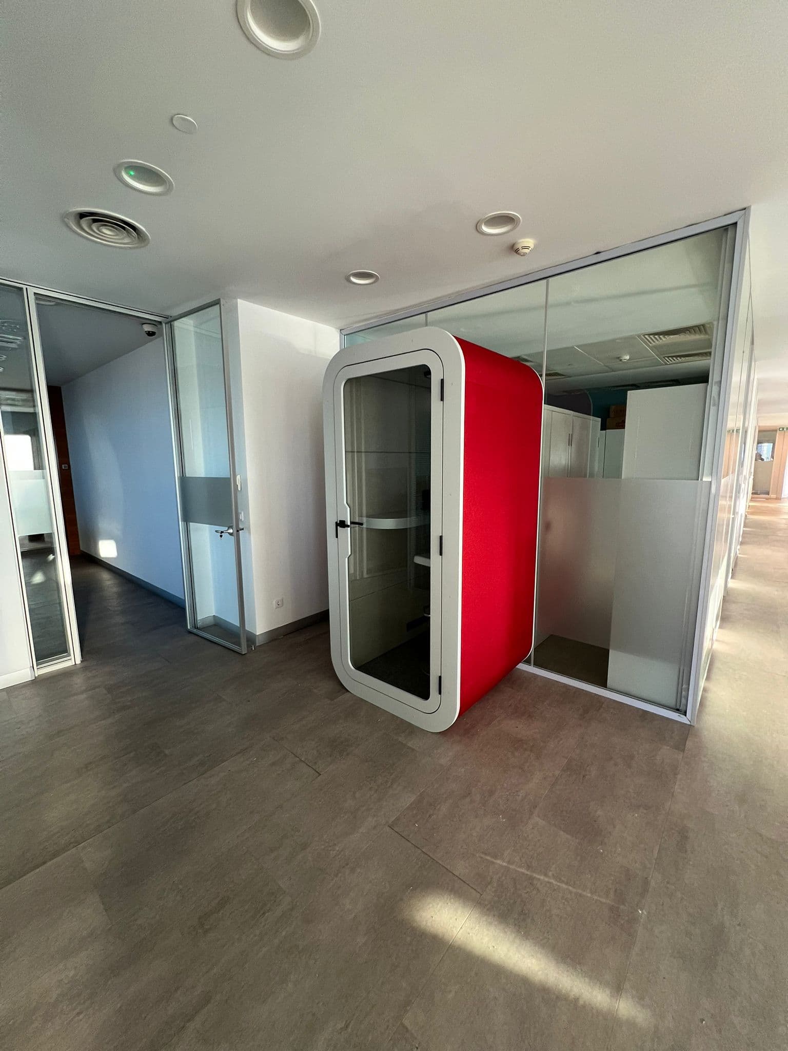 Real QAkustik project photographed inside an active office