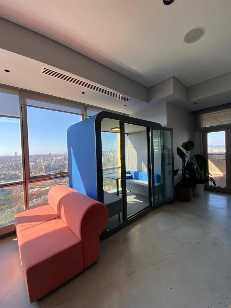 Real QAkustik installation photographed after completed fit-out