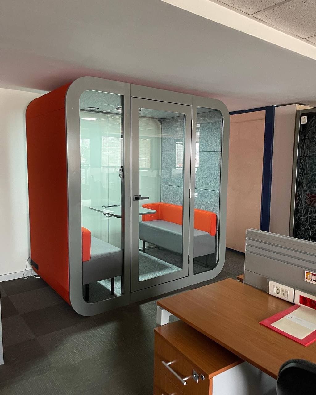 Real QAkustik installation photographed after completed fit-out