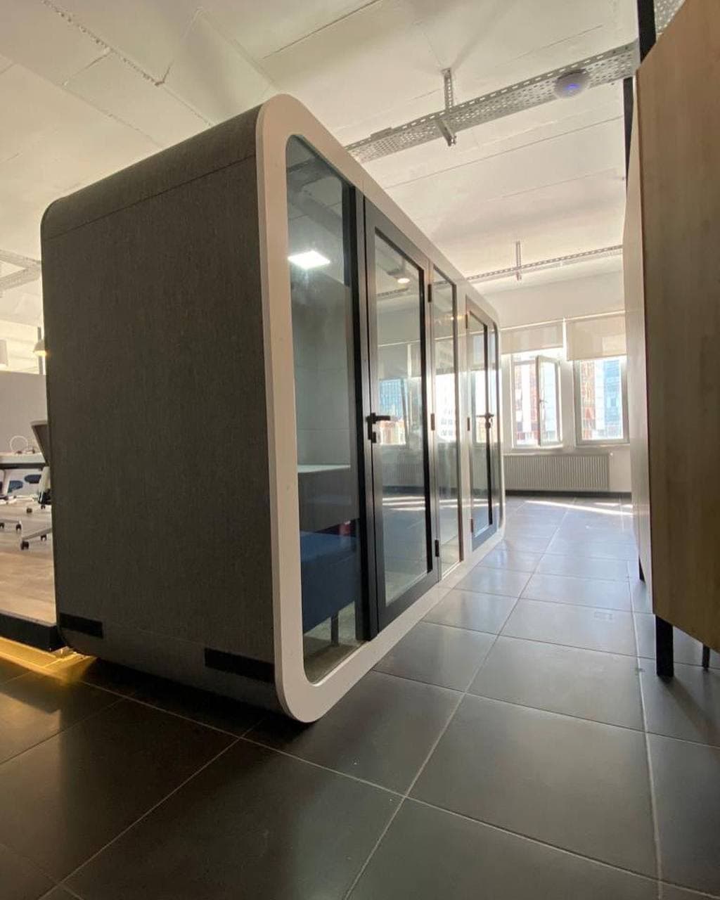 Real QAkustik installation photographed after completed fit-out