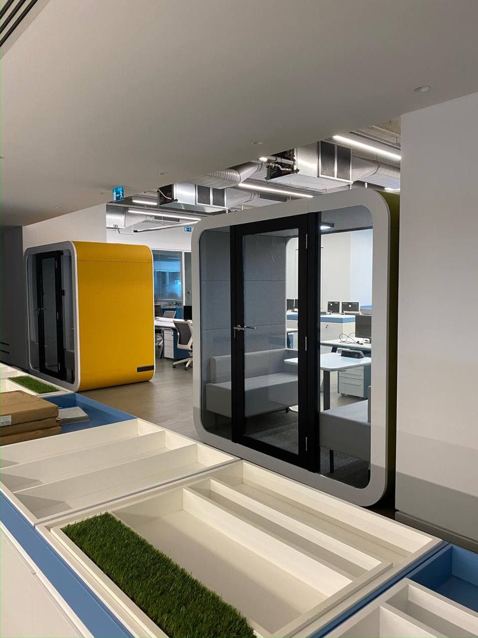 Real QAkustik installation photographed after completed fit-out